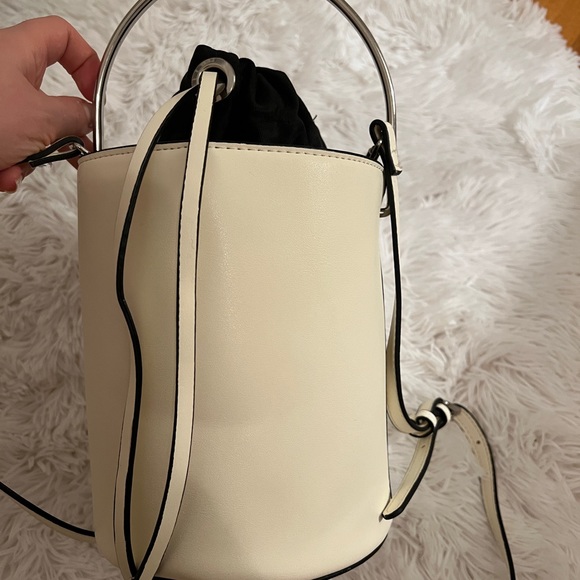 Mango | New! With tags Metal Handle Bucket Bag - Picture 4 of 5